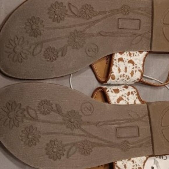 Girls Sandals By Target Size 2 Thong And T-Strap Embroidered, - NWT - Picture 13 of 15